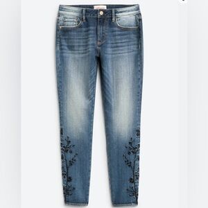 Driftwood • Angela Embroidered Skinny Jean